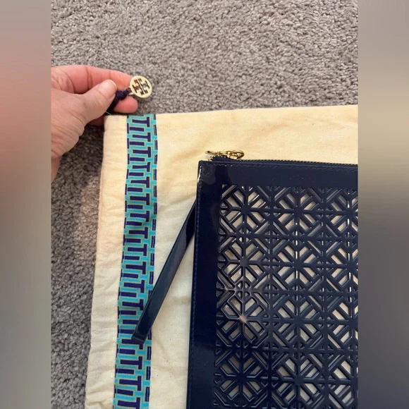 Tory Burch NWOT Blue Laser Cut Patent Leather Wristlet Pouch w/Tory dust bag - Picture 6 of 6